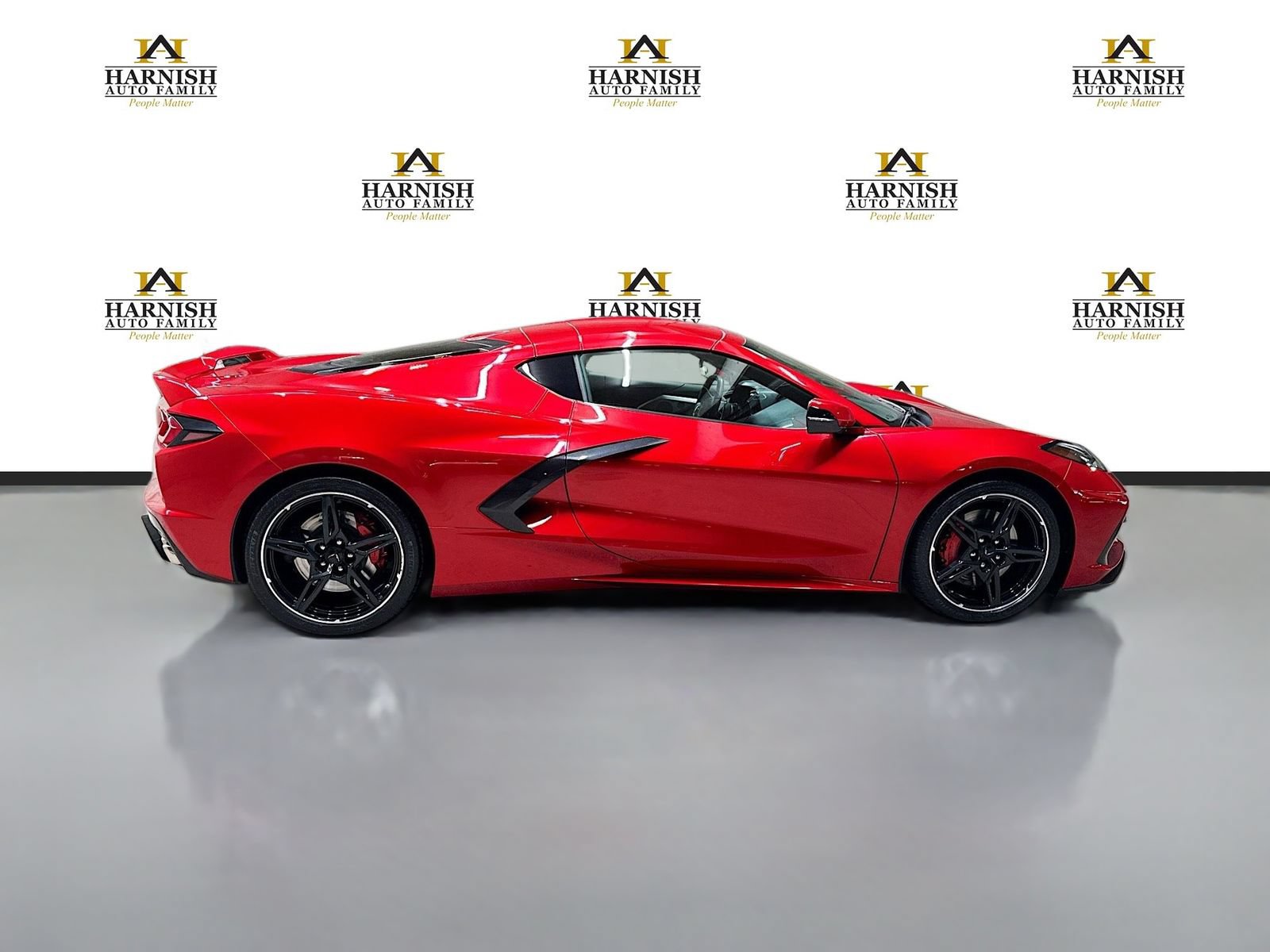 Used 2022 Chevrolet Corvette Stingray Premium Cpe w/ Z51 Performance Package RWD image 4