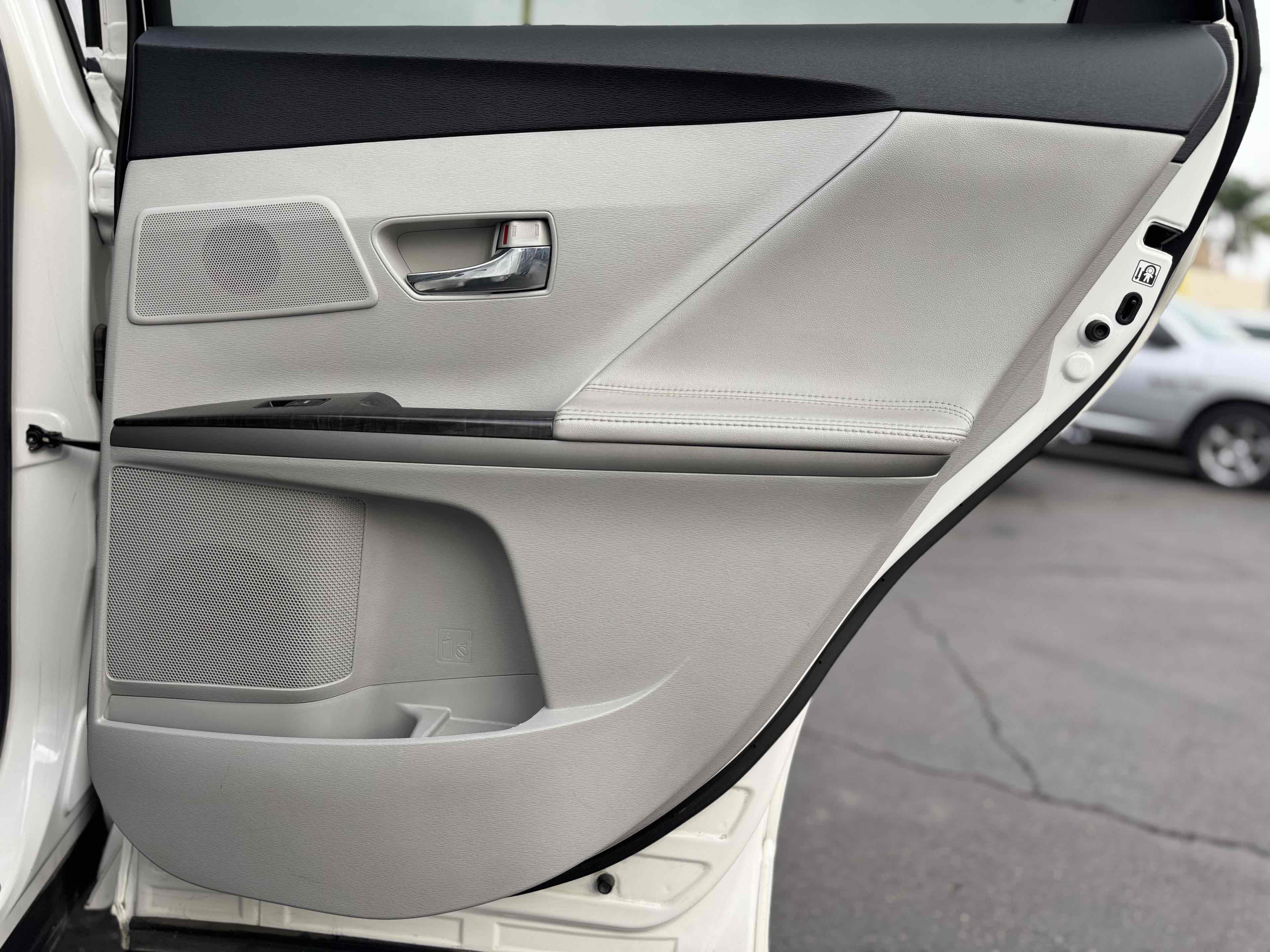 Used 2015 Toyota Venza XLE w/ XLE Premium Package image 40