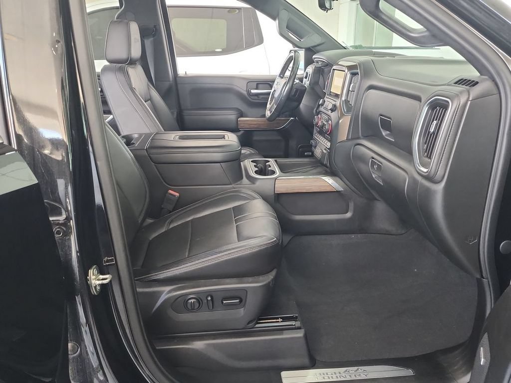 Certified 2019 Chevrolet Silverado 1500 High Country w/ Technology Package AWD/4WD image 28