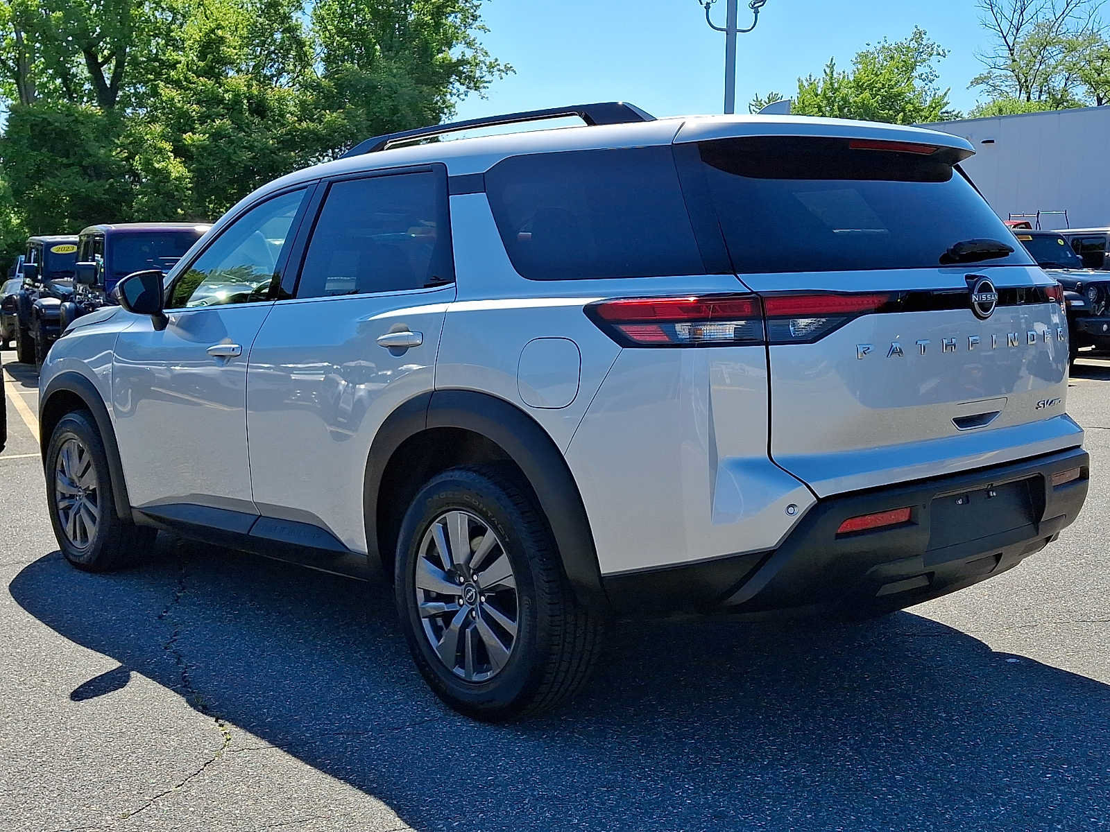 Used 2024 Nissan Pathfinder SV AWD/4WD image 4
