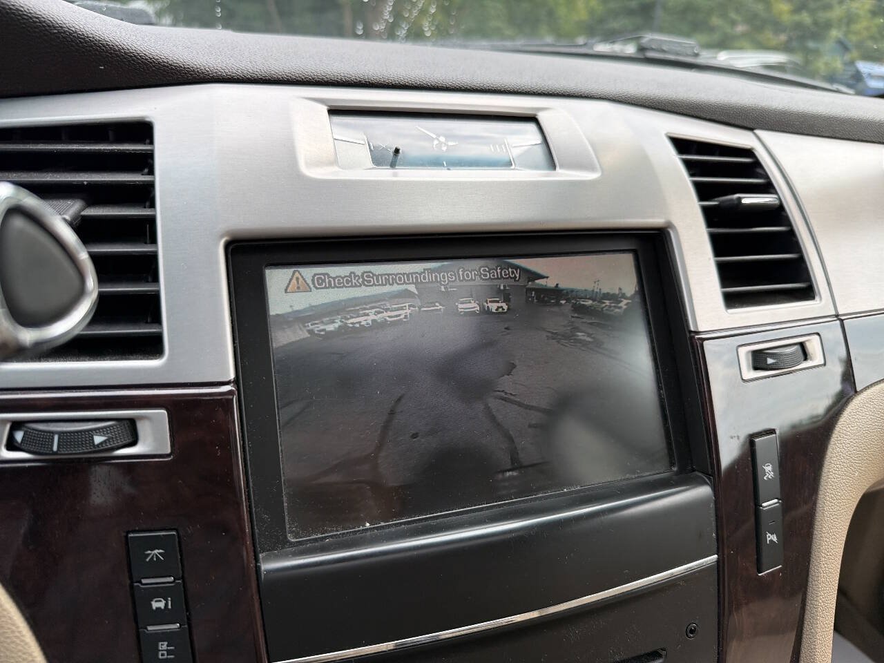 Used 2011 Cadillac Escalade EXT Luxury AWD/4WD image 20