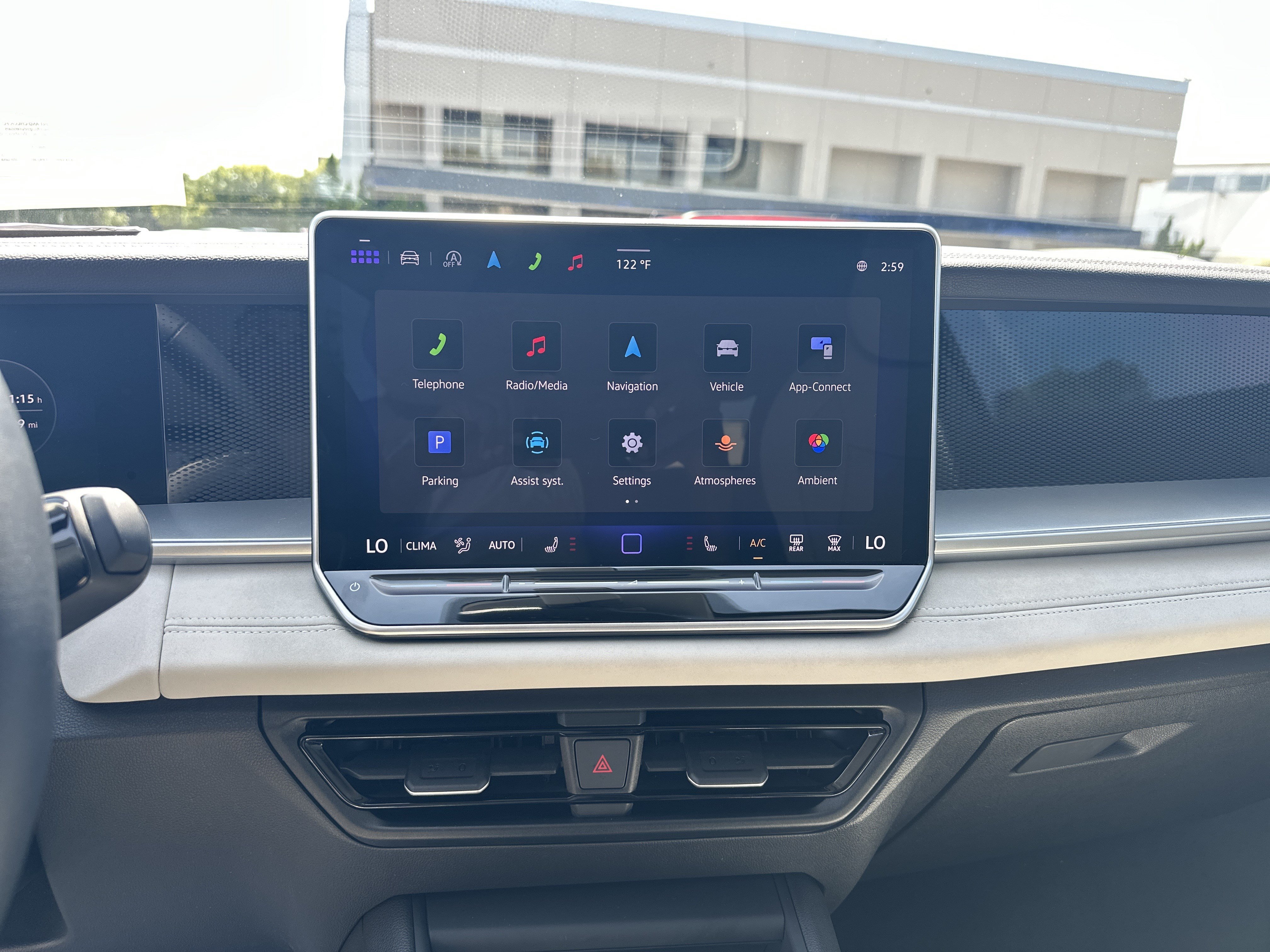 Used 2025 Volkswagen Tiguan SE FWD image 32
