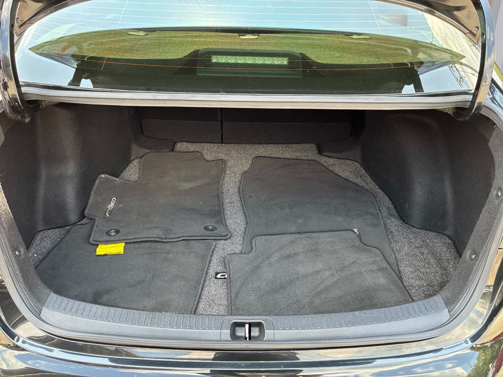 Used 2021 Toyota Corolla SE w/ Carpet Mat Package (TMS) FWD image 20