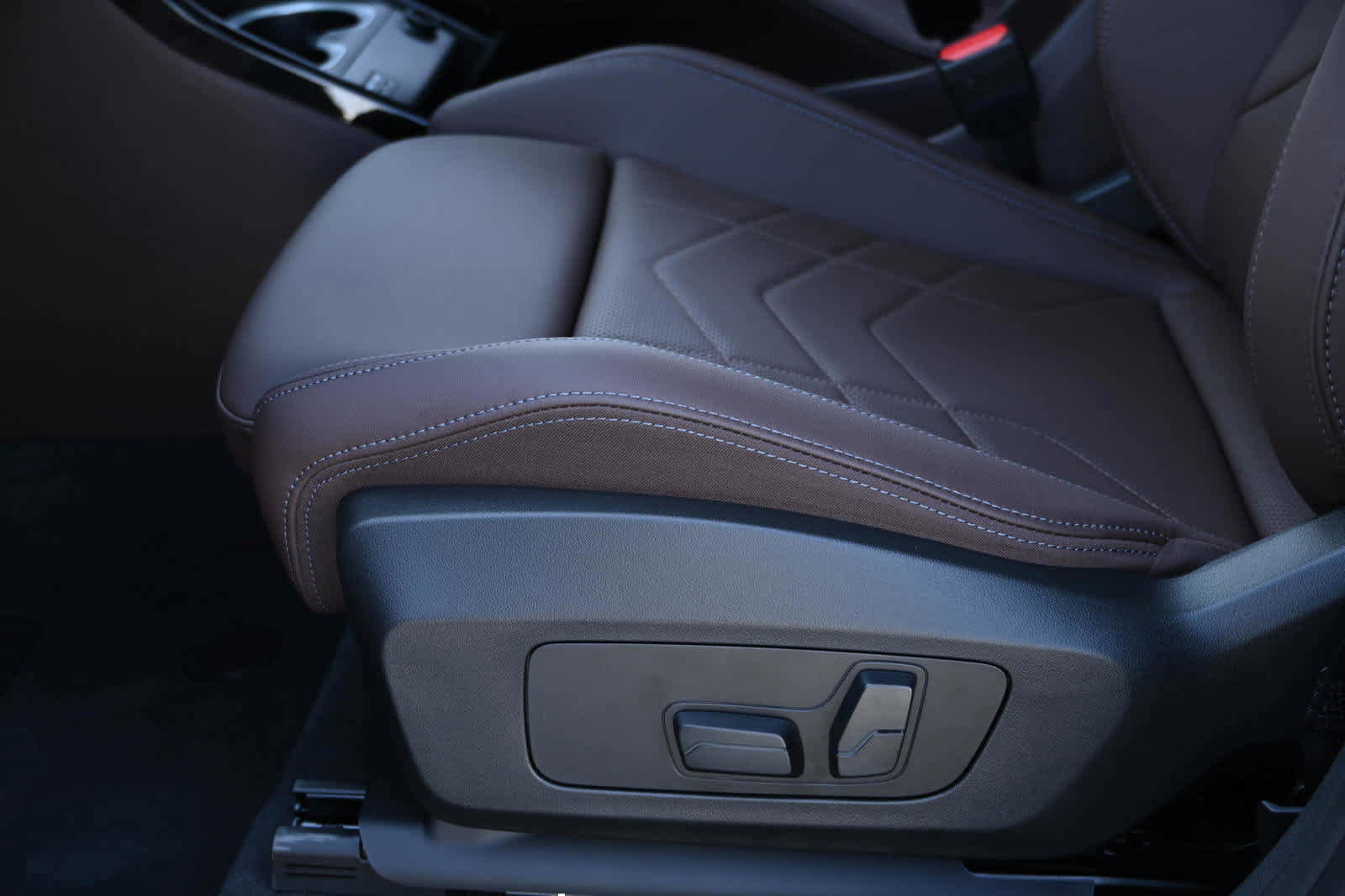 Used 2024 BMW X1 xDrive28i w/ Premium Package image 12