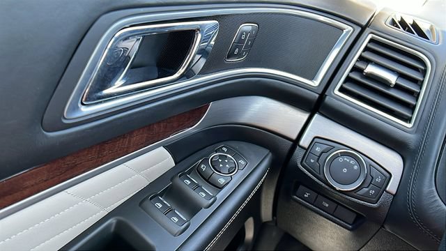 Used 2017 Ford Explorer Platinum AWD/4WD image 35