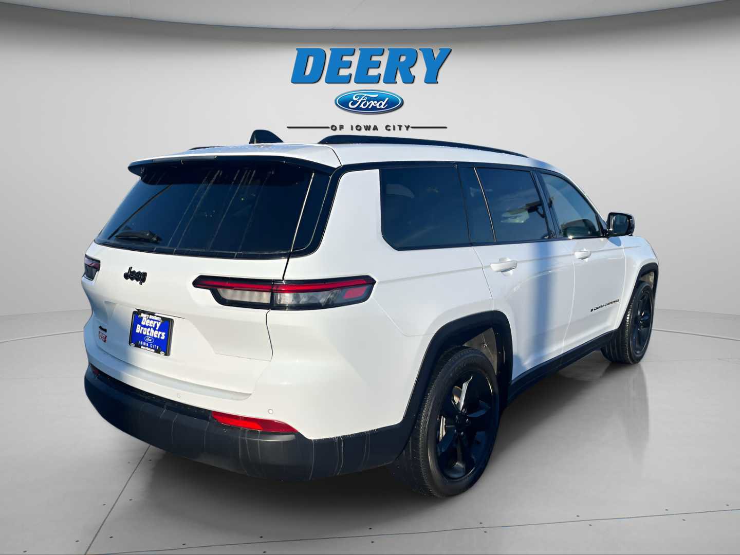 Used 2023 Jeep Grand Cherokee L Laredo image 8