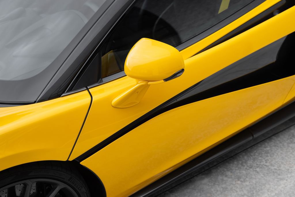 Used 2019 McLaren 570S Spider RWD image 14