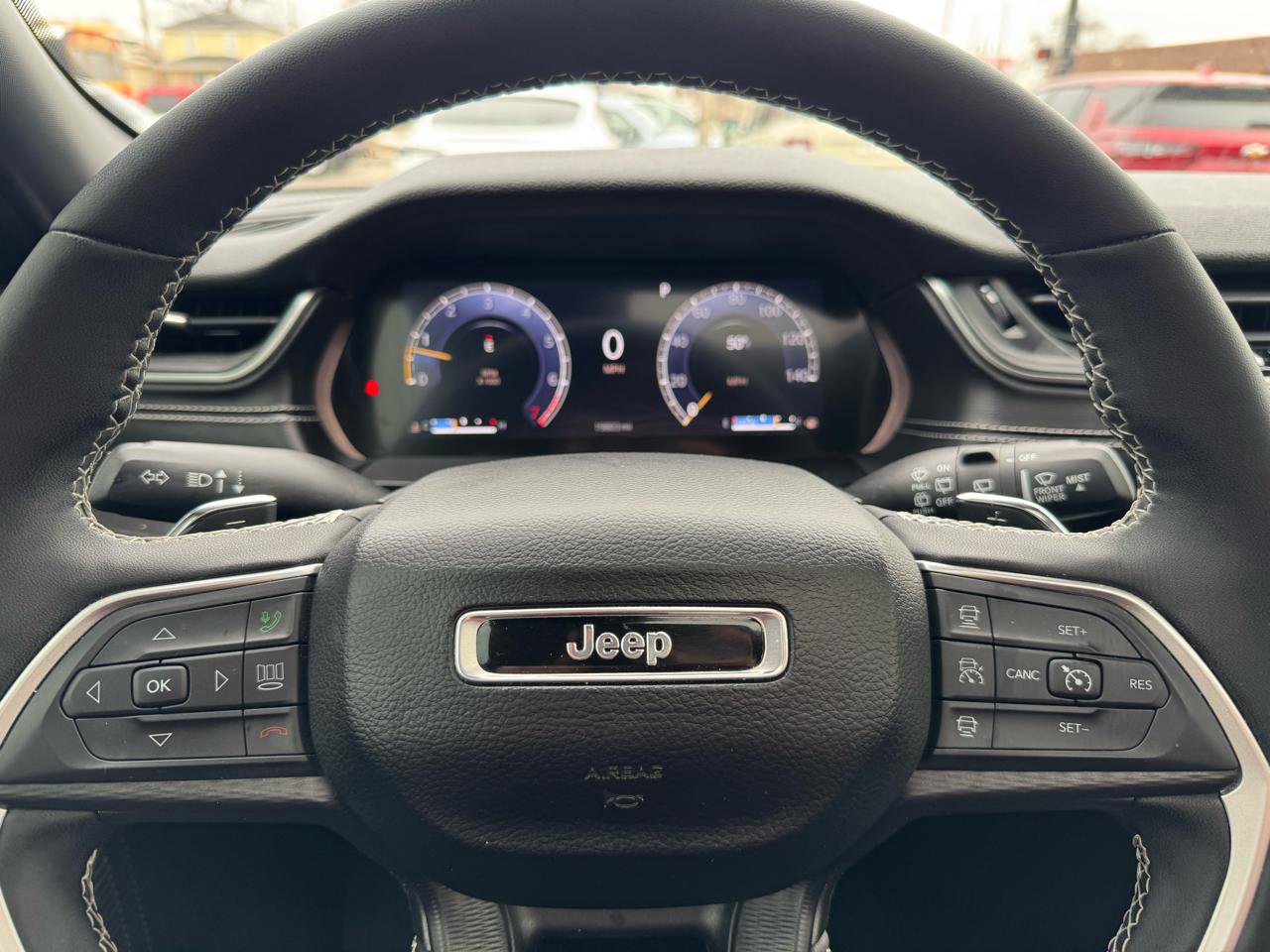 Used 2024 Jeep Grand Cherokee Altitude image 15