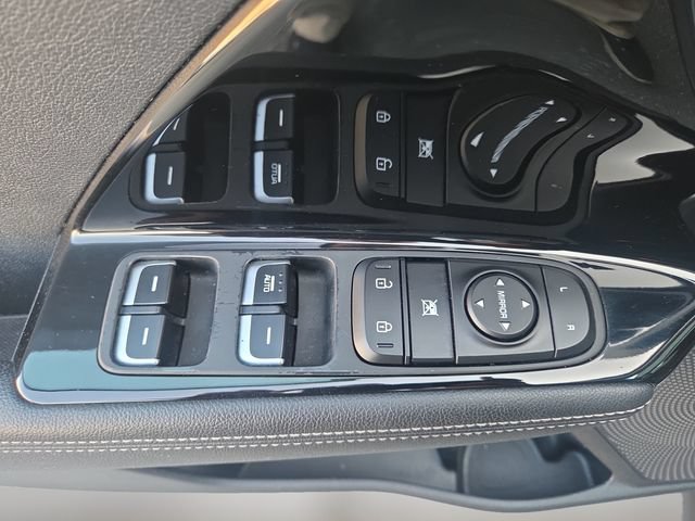 Used 2022 Kia Niro LXS FWD image 17