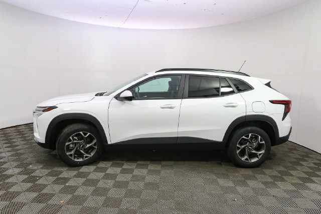 Used 2025 Chevrolet Trax LT w/ Driver Confidence Package FWD image 6