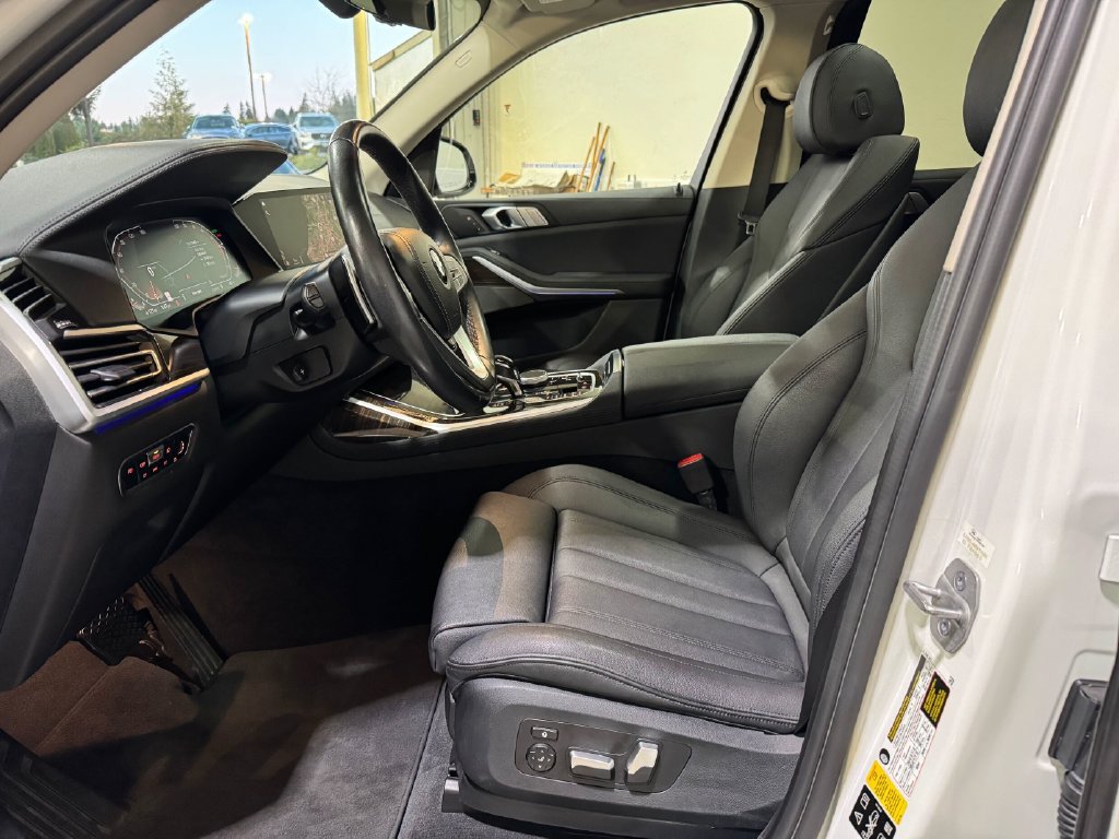 Used 2021 BMW X7 xDrive40i w/ Premium Package AWD/4WD image 23