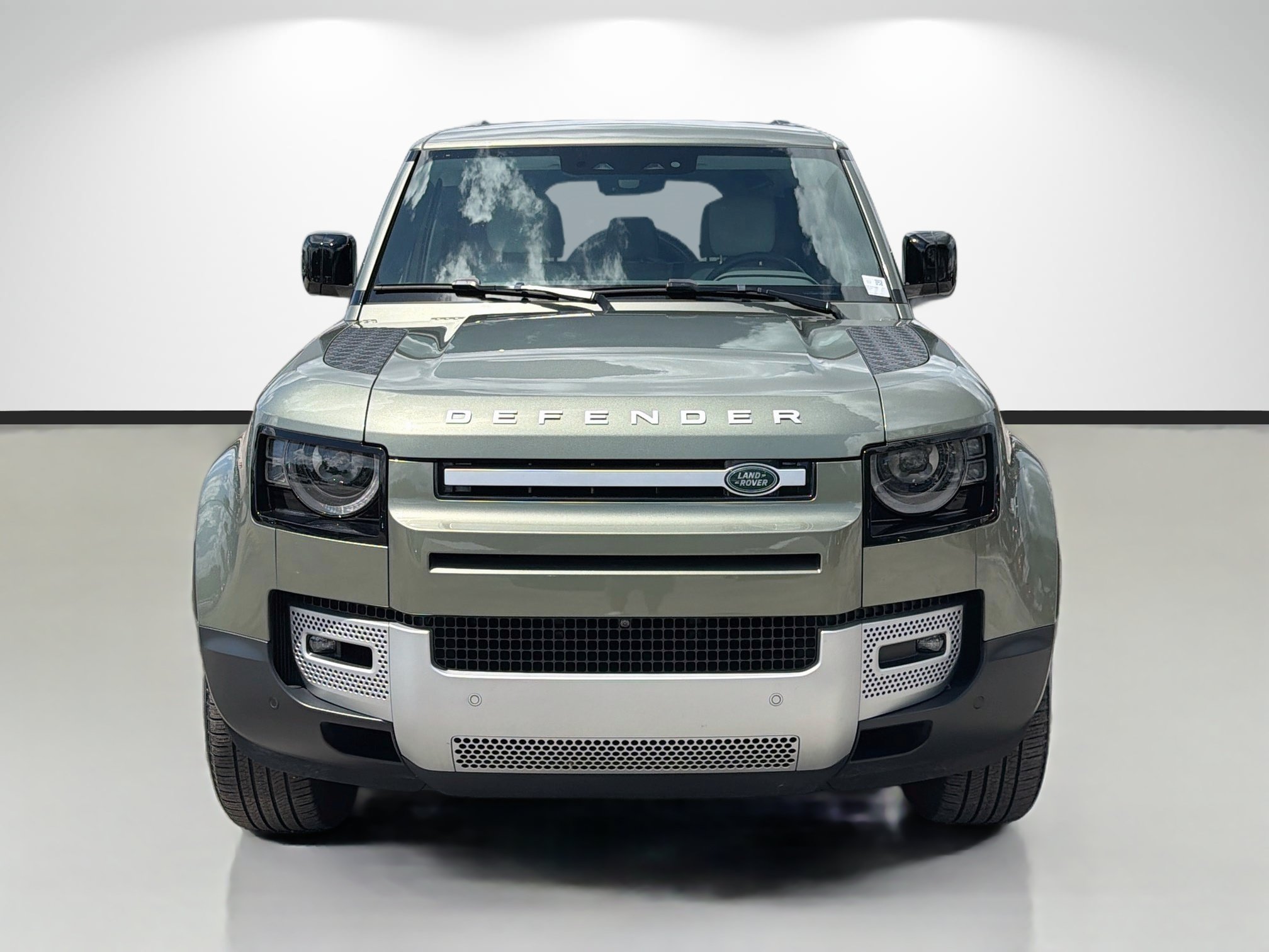 Used 2025 Land Rover Defender 110 S AWD/4WD image 8