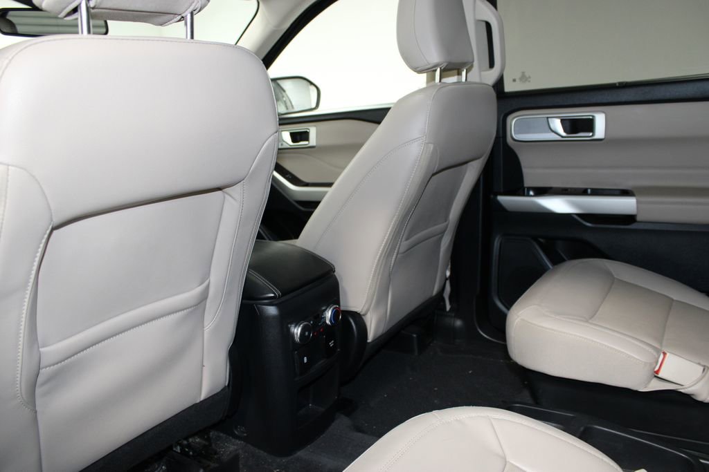 Used 2021 Ford Explorer Limited w/ Equipment Group 301A image 21