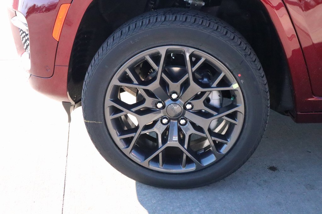 New 2025 Jeep Grand Cherokee Summit w/ Obsidian Package image 20