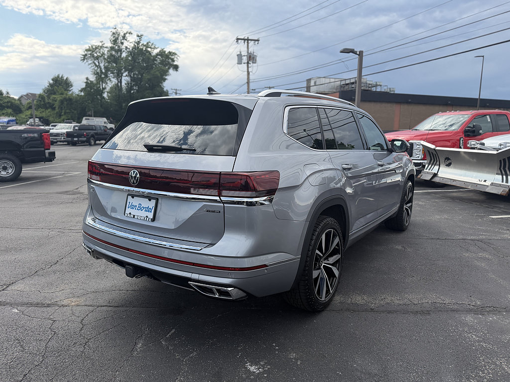 Used 2024 Volkswagen Atlas SEL Premium R-Line AWD/4WD image 7