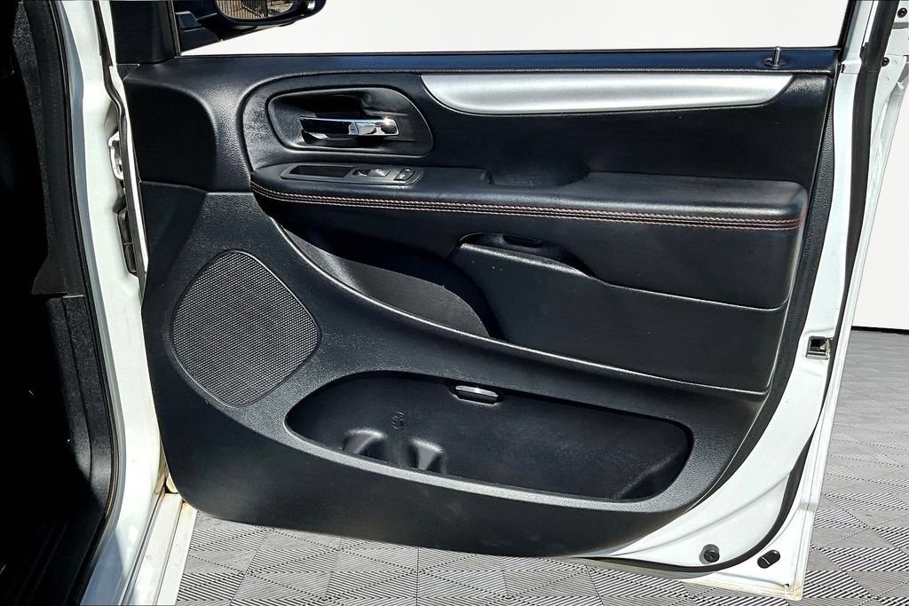 Used 2019 Dodge Grand Caravan GT FWD image 31