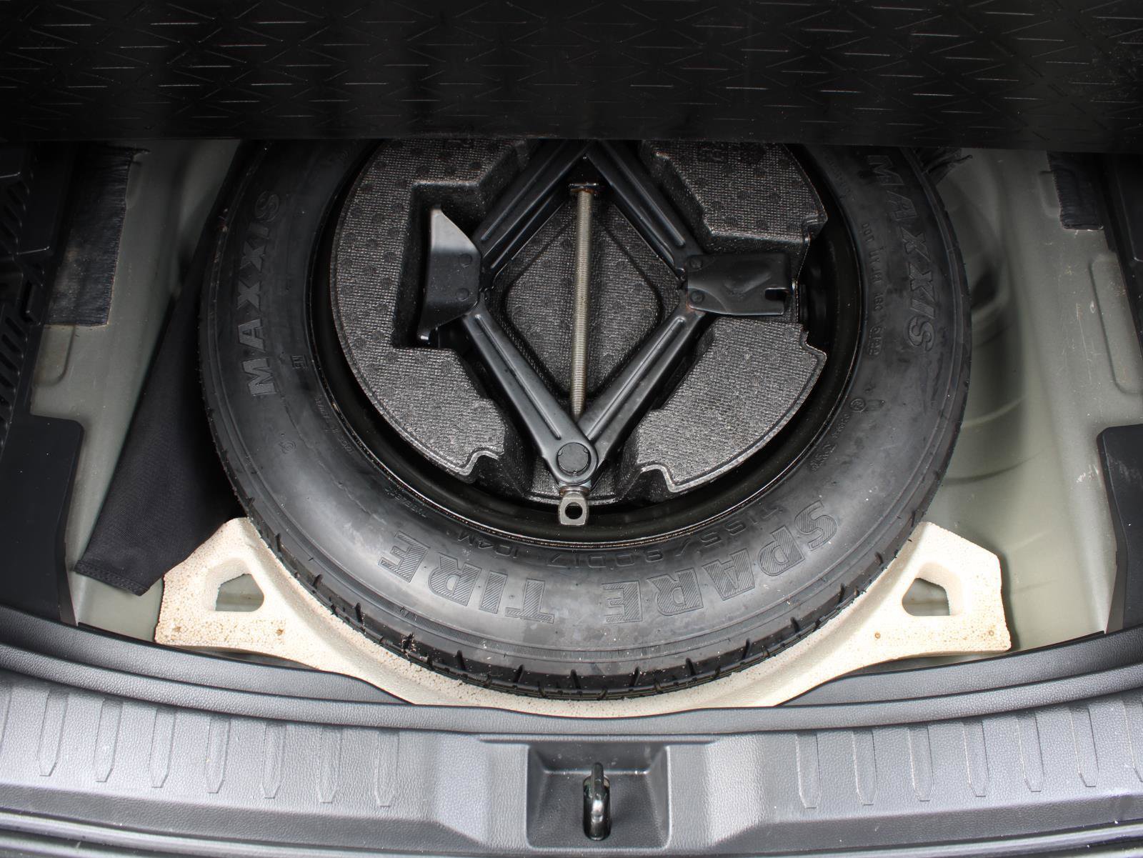 Used 2023 Toyota RAV4 LE image 9