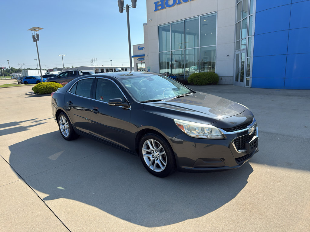 Used 2015 Chevrolet Malibu LT w/ Power Convenience Package FWD image 3