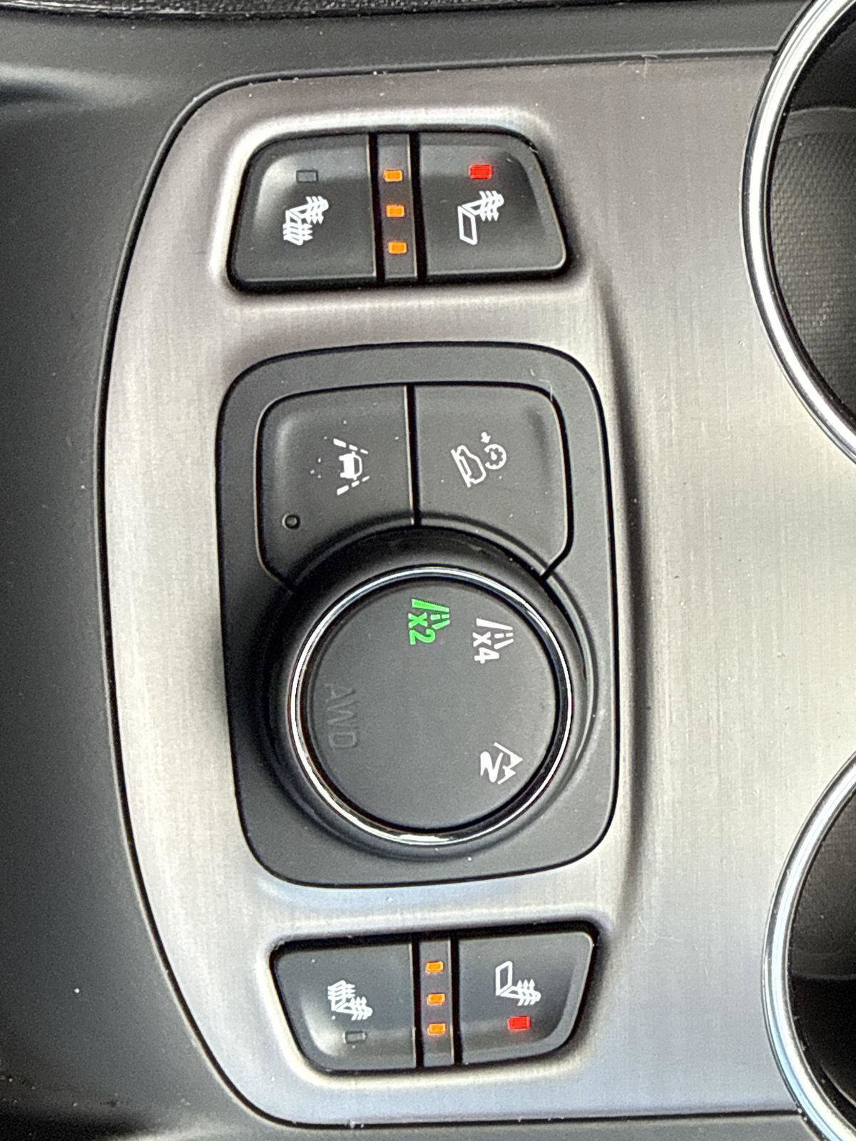 Used 2024 GMC Terrain AT4 image 18