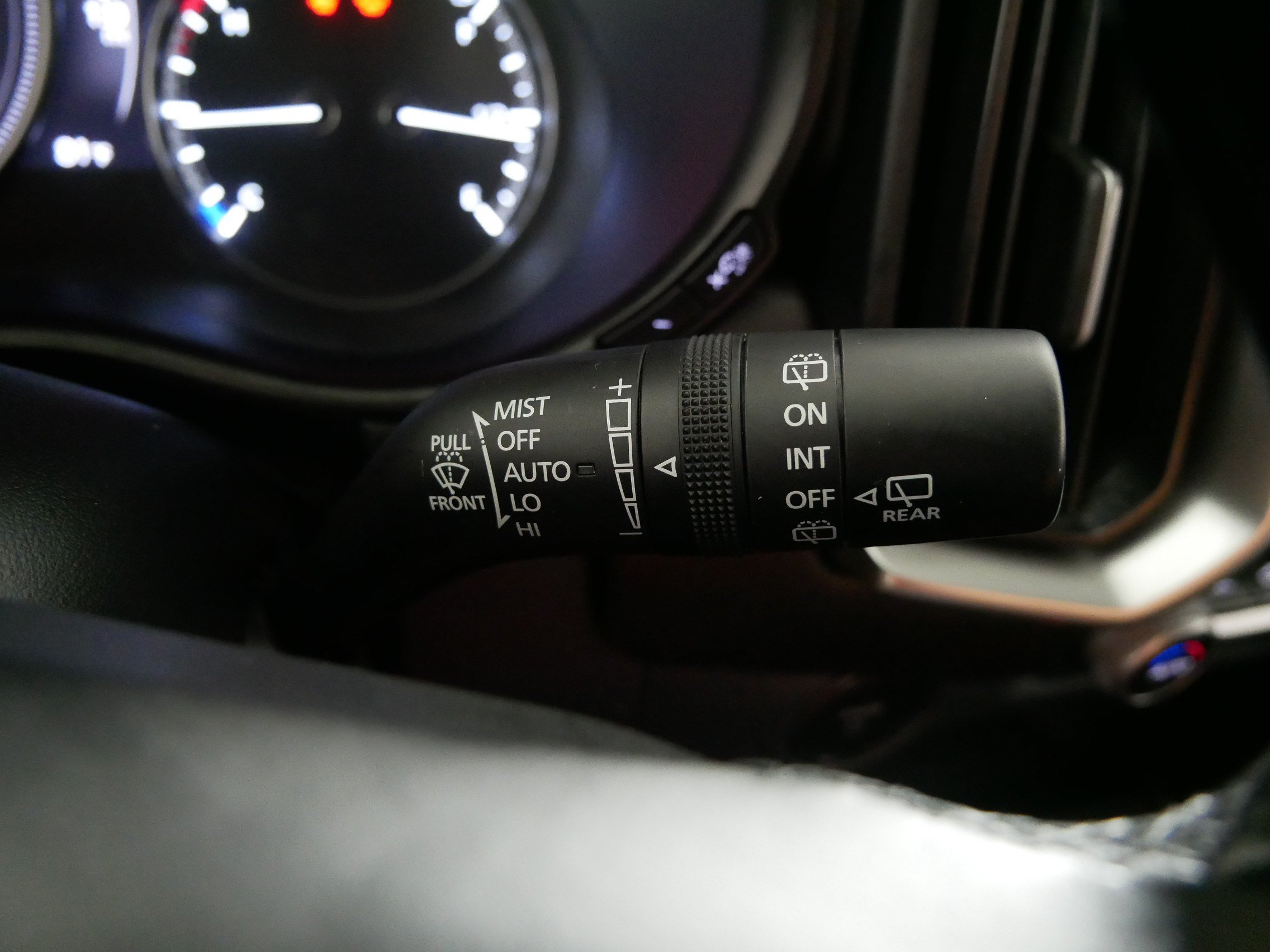 Used 2025 MAZDA CX-50 AWD 2.5 Hybrid w/ Premium Pkg image 32