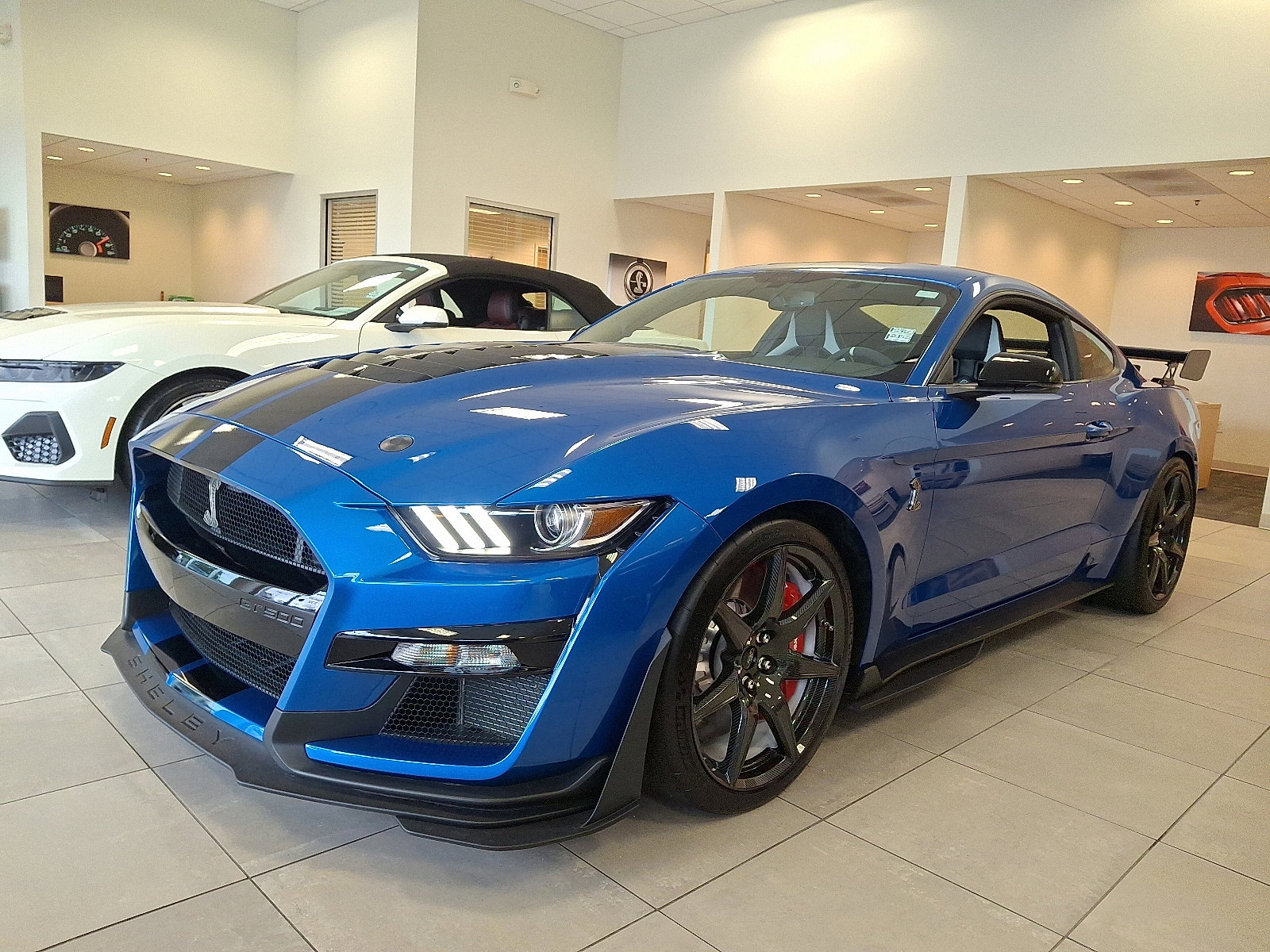 Certified 2021 Ford Mustang Shelby GT500 w/ Carbon Fiber Track Pack image 4