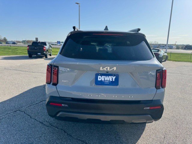 Used 2022 Kia Sorento S w/ Panoramic Sunroof Package AWD/4WD image 8