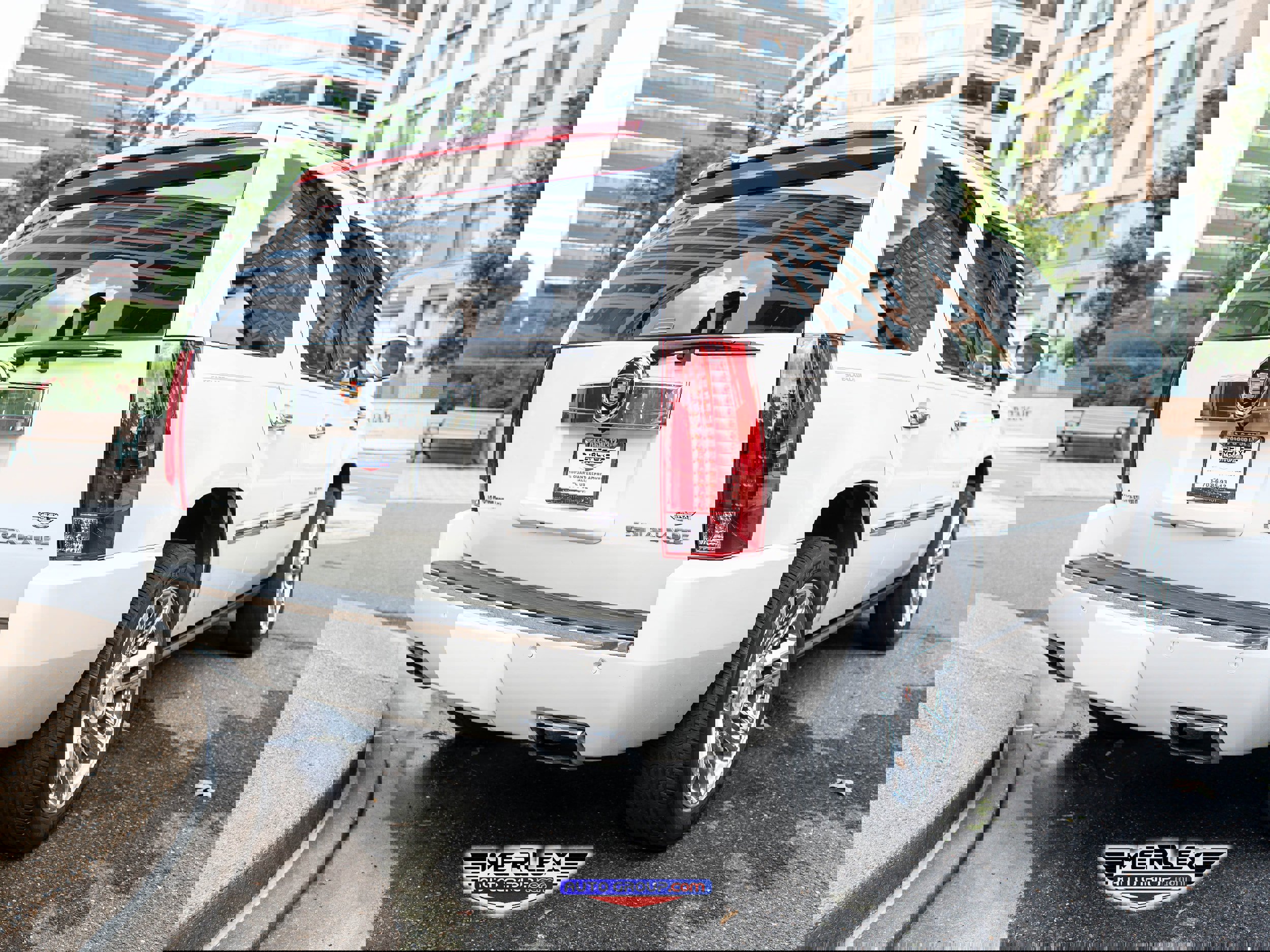 Used 2013 Cadillac Escalade Platinum image 7