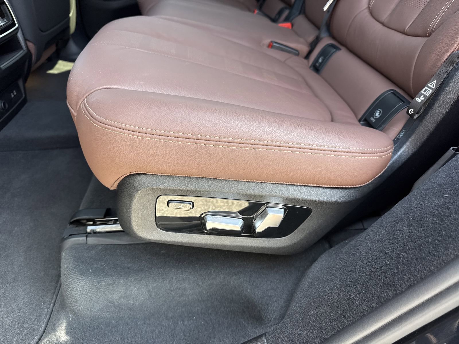 Used 2019 BMW X7 xDrive40i w/ Premium Package image 11