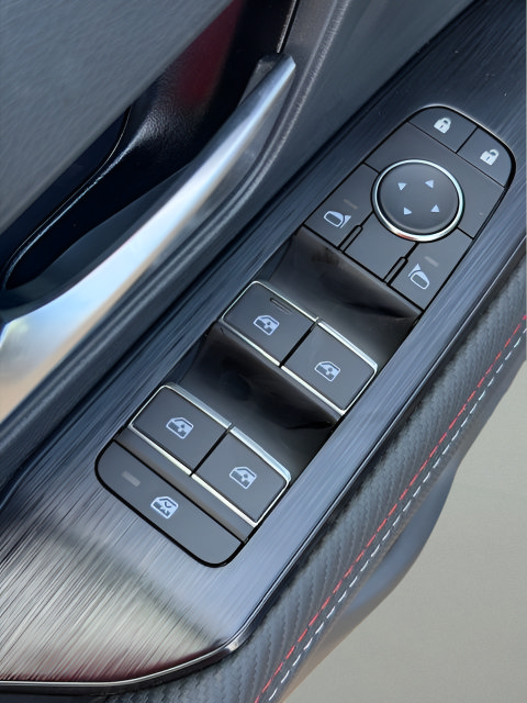 New 2026 Nissan Kicks SR FWD image 14
