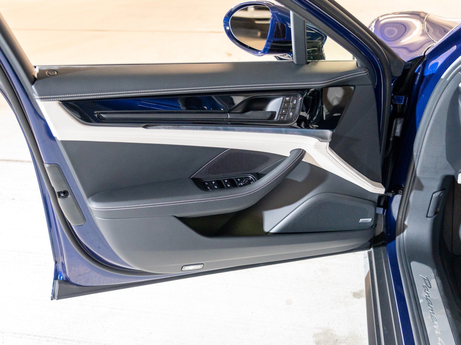 New 2026 Porsche Panamera 4 AWD/4WD image 16
