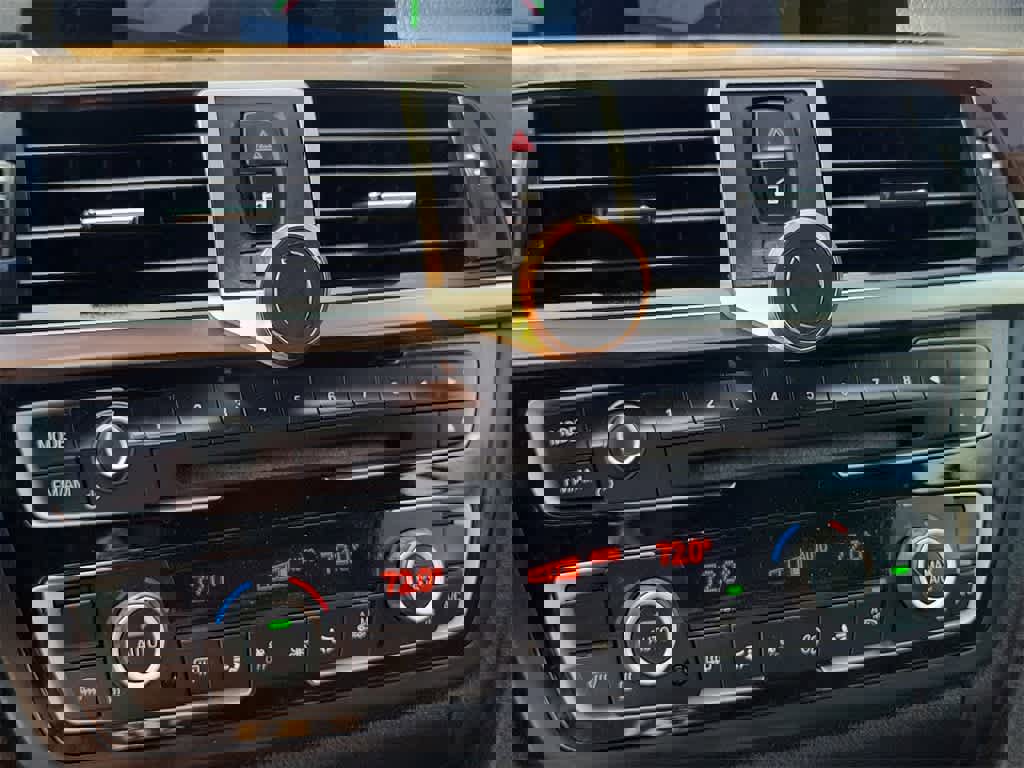 Used 2015 BMW 428i Convertible image 29