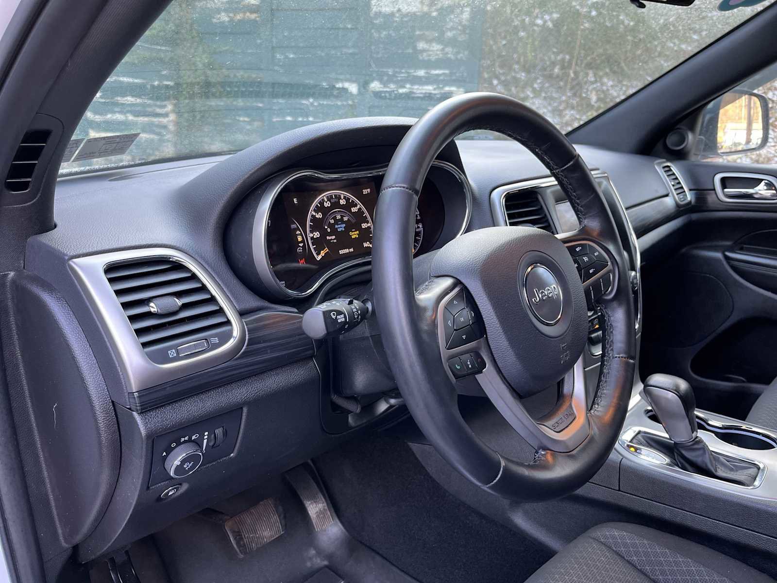 Used 2020 Jeep Grand Cherokee Laredo image 10