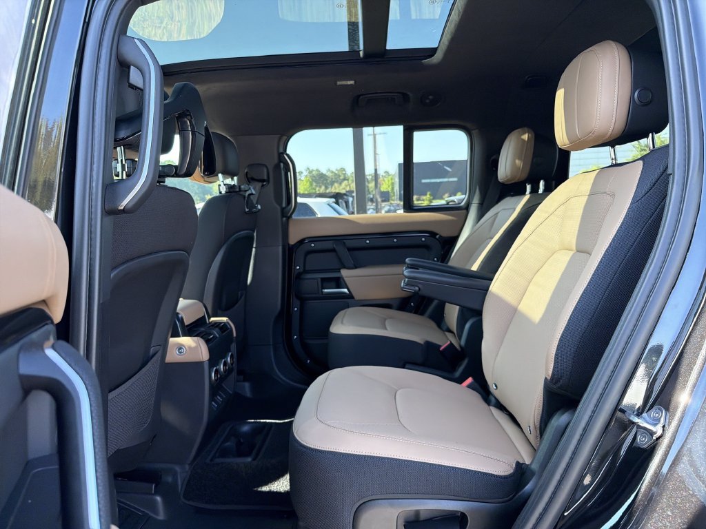 New 2026 Land Rover Defender 130 V8 AWD/4WD image 5