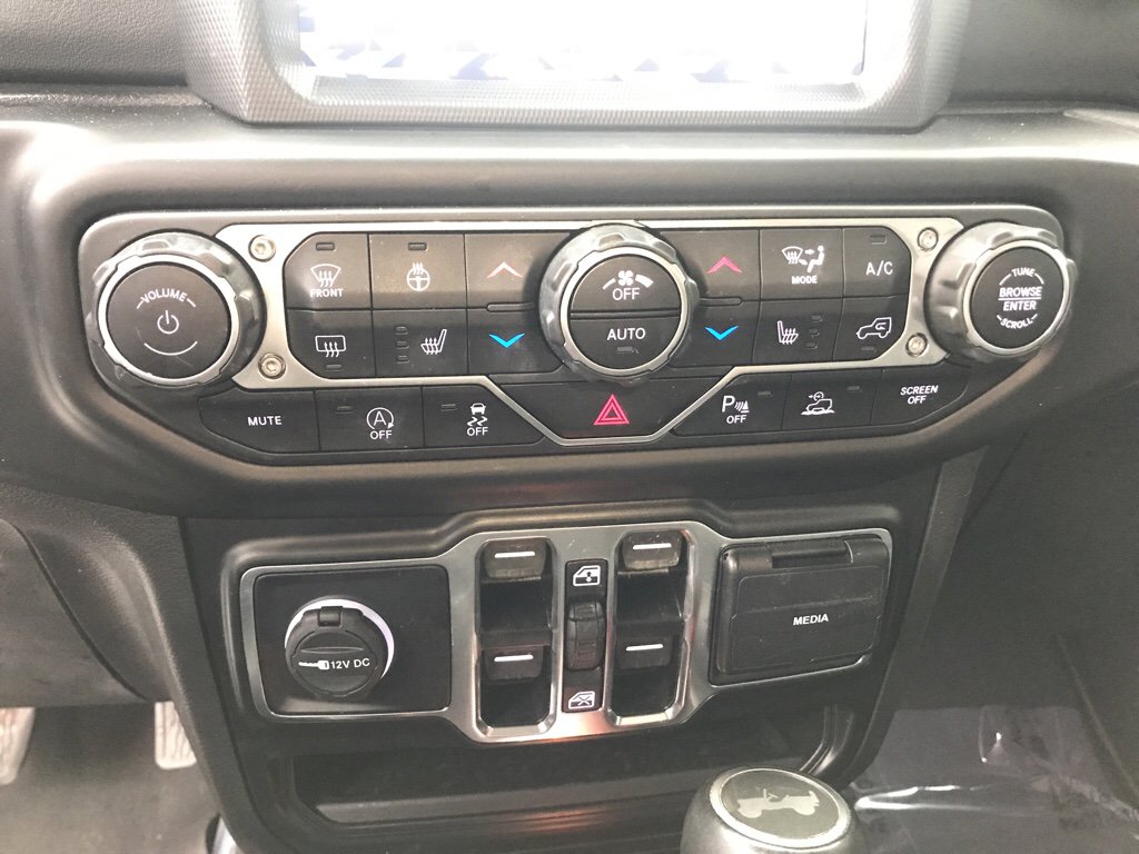 Used 2022 Jeep Wrangler Unlimited Sahara image 15