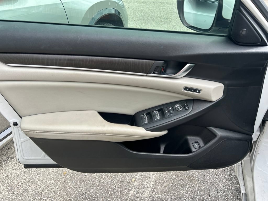 Used 2018 Honda Accord EX-L image 17