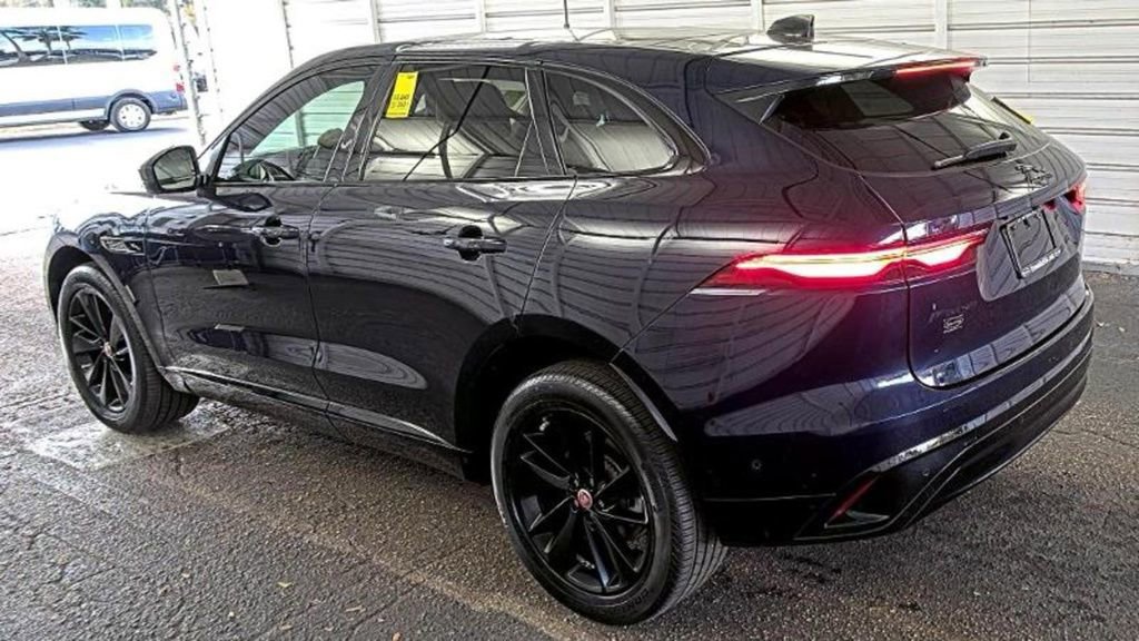 Used 2021 Jaguar F-PACE S image 4