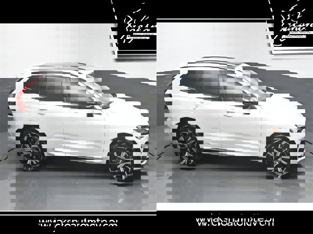 Certified 2025 Volvo XC60 T8 Ultra w/ Protection Package Premier image 50