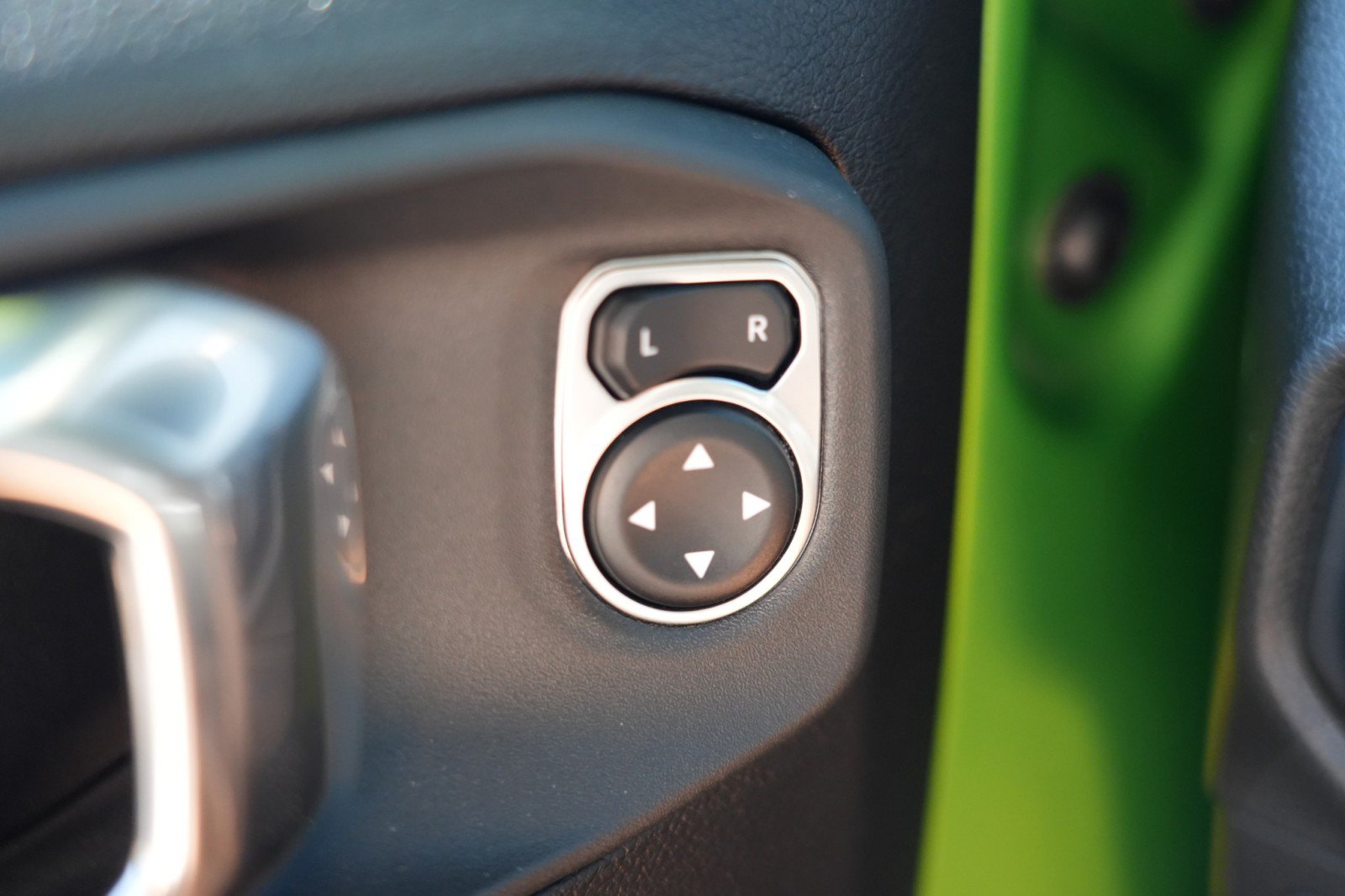 Used 2025 Jeep Wrangler Sport AWD/4WD image 19
