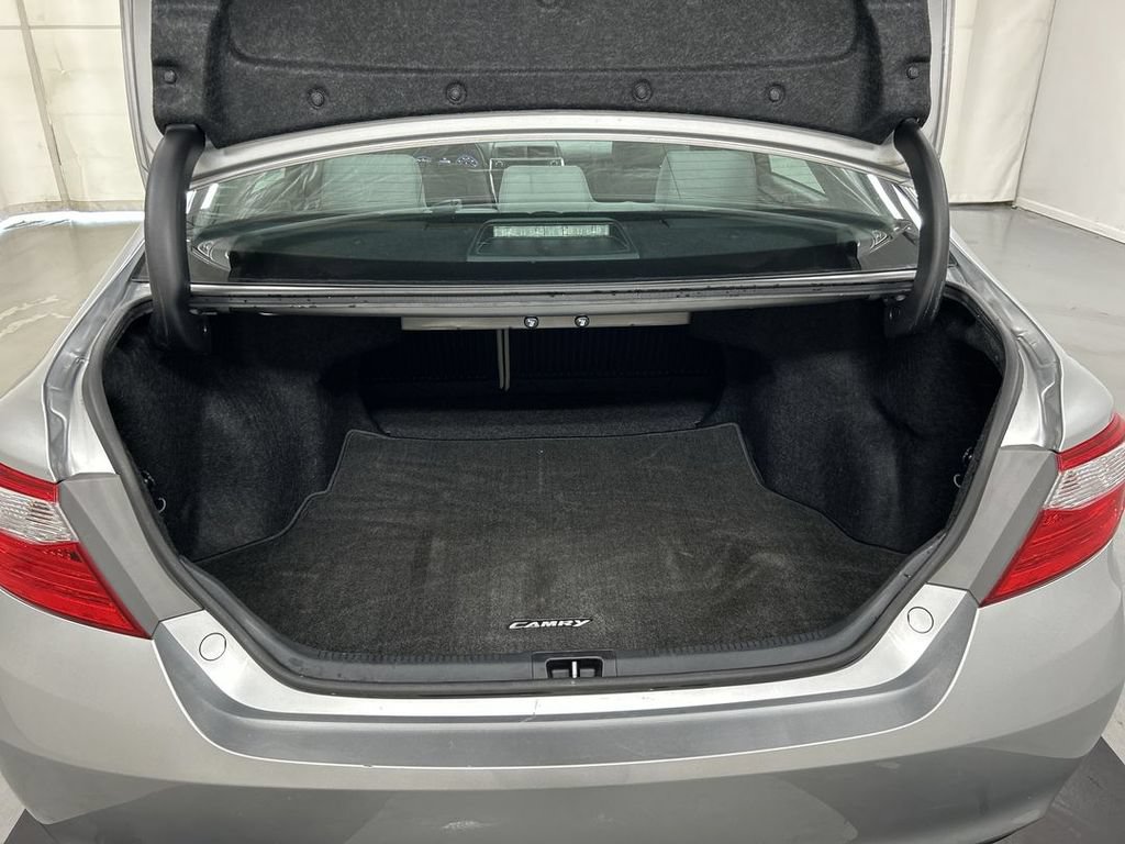 Used 2016 Toyota Camry LE FWD image 21