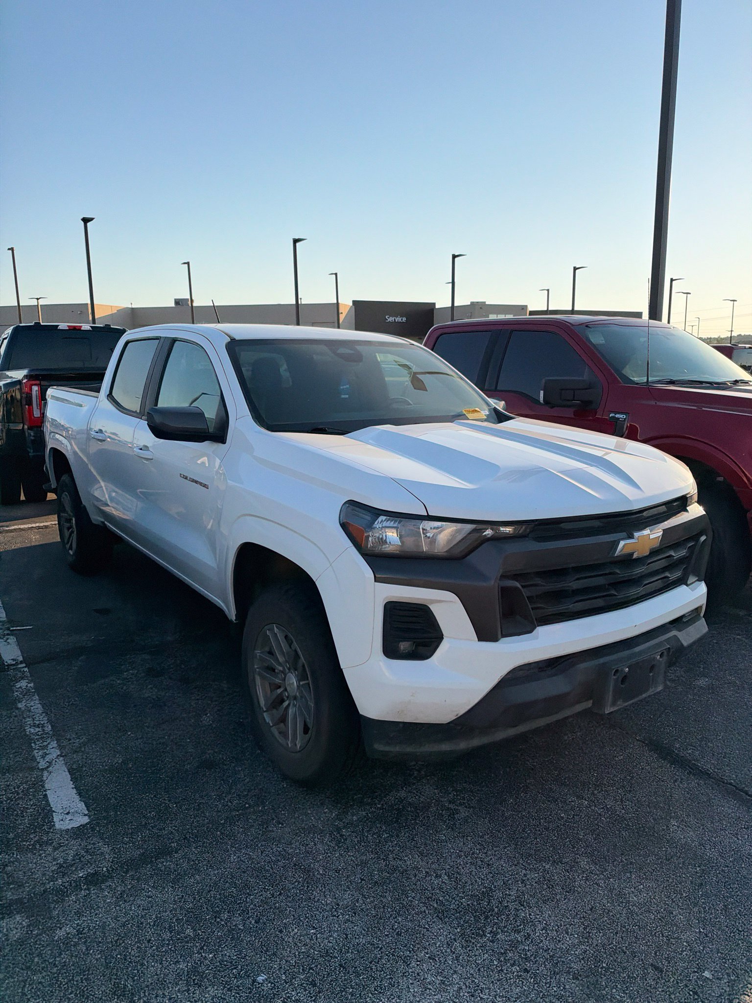 Used 2024 Chevrolet Colorado LT w/ LT Convenience Package AWD/4WD image 2