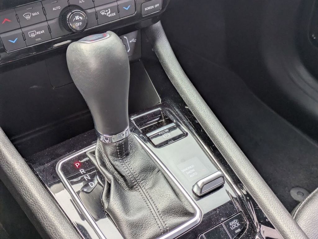 Used 2025 Jeep Compass Limited image 23