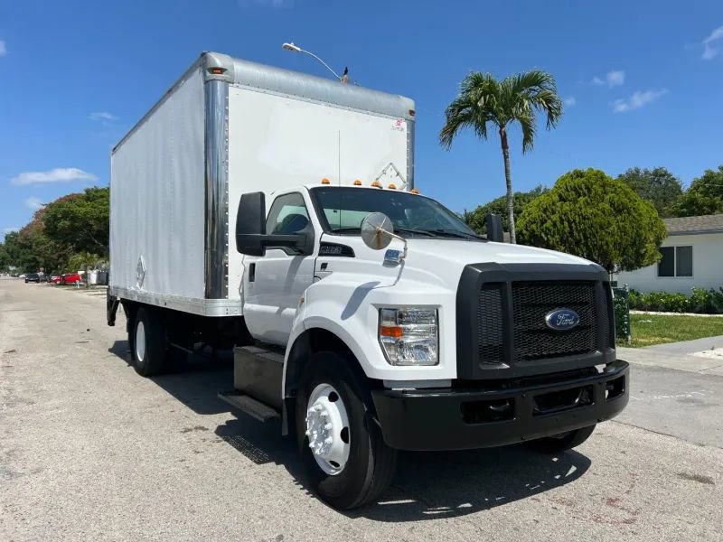 Used 2017 Ford F650 2WD Regular Cab Super Duty image 10