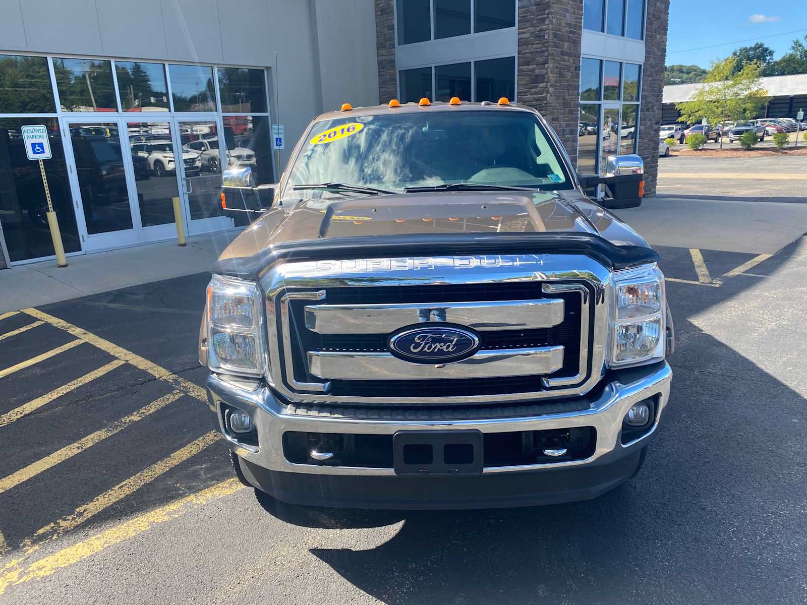 Used 2016 Ford F250 XLT w/ XLT Premium Package AWD/4WD image 11