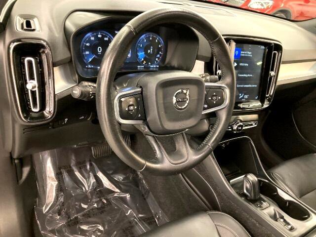 Used 2019 Volvo XC40 T5 Momentum image 7