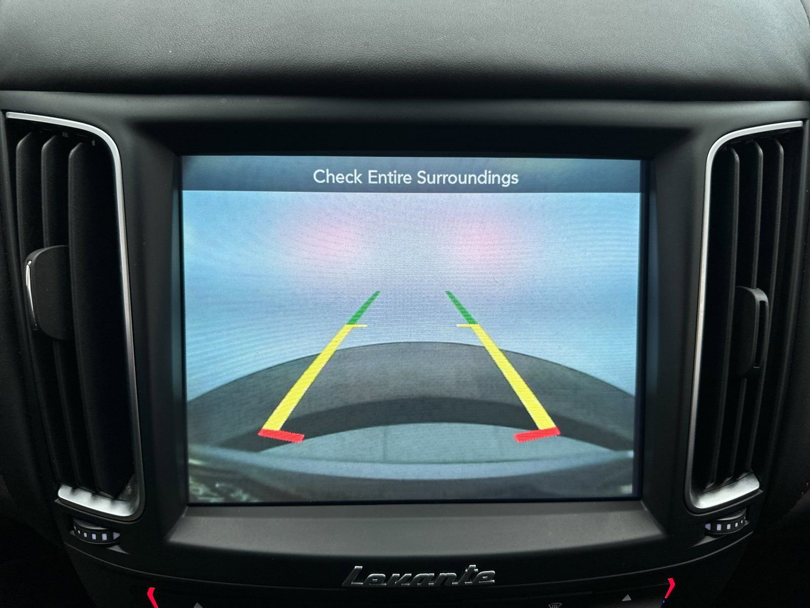 Used 2018 Maserati Levante GranLusso image 7