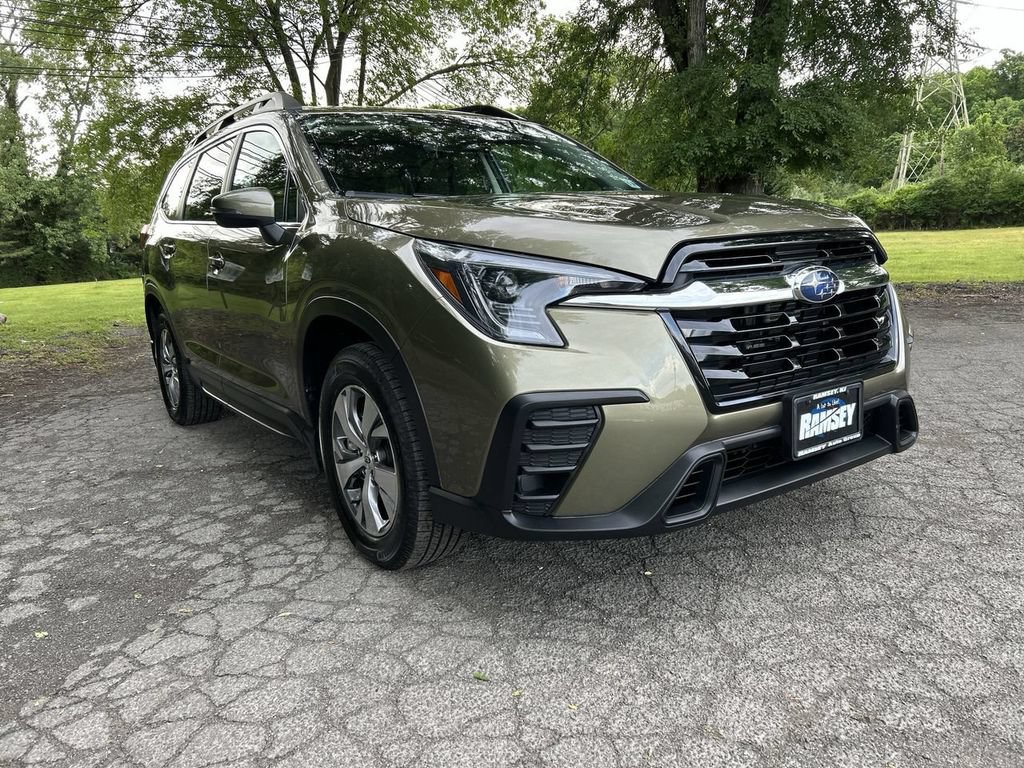 Used 2023 Subaru Ascent Premium w/ Convenience Package AWD/4WD image 2