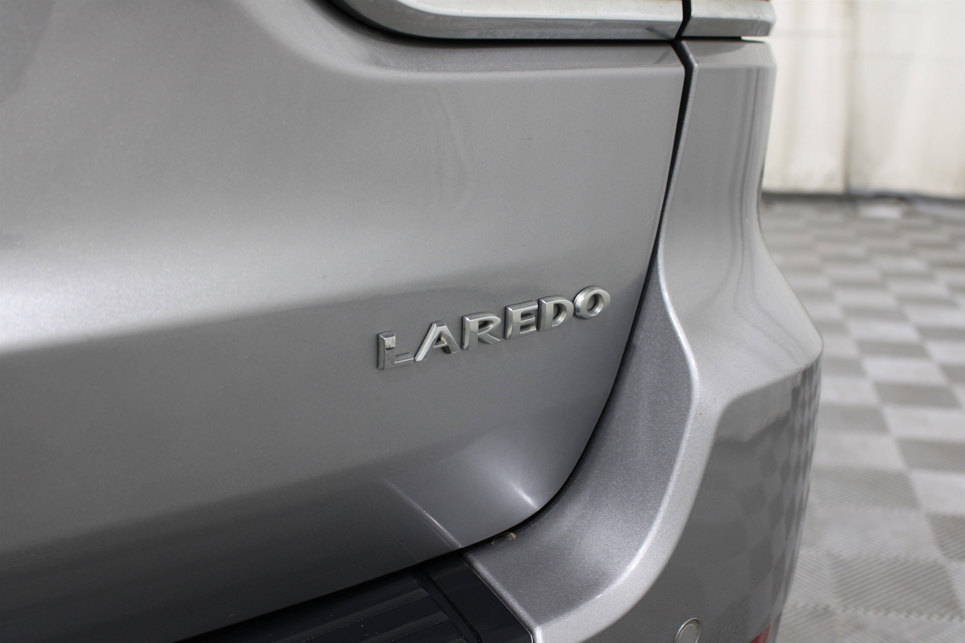 Used 2017 Jeep Grand Cherokee Laredo w/ Quick Order Package 23E AWD/4WD image 25