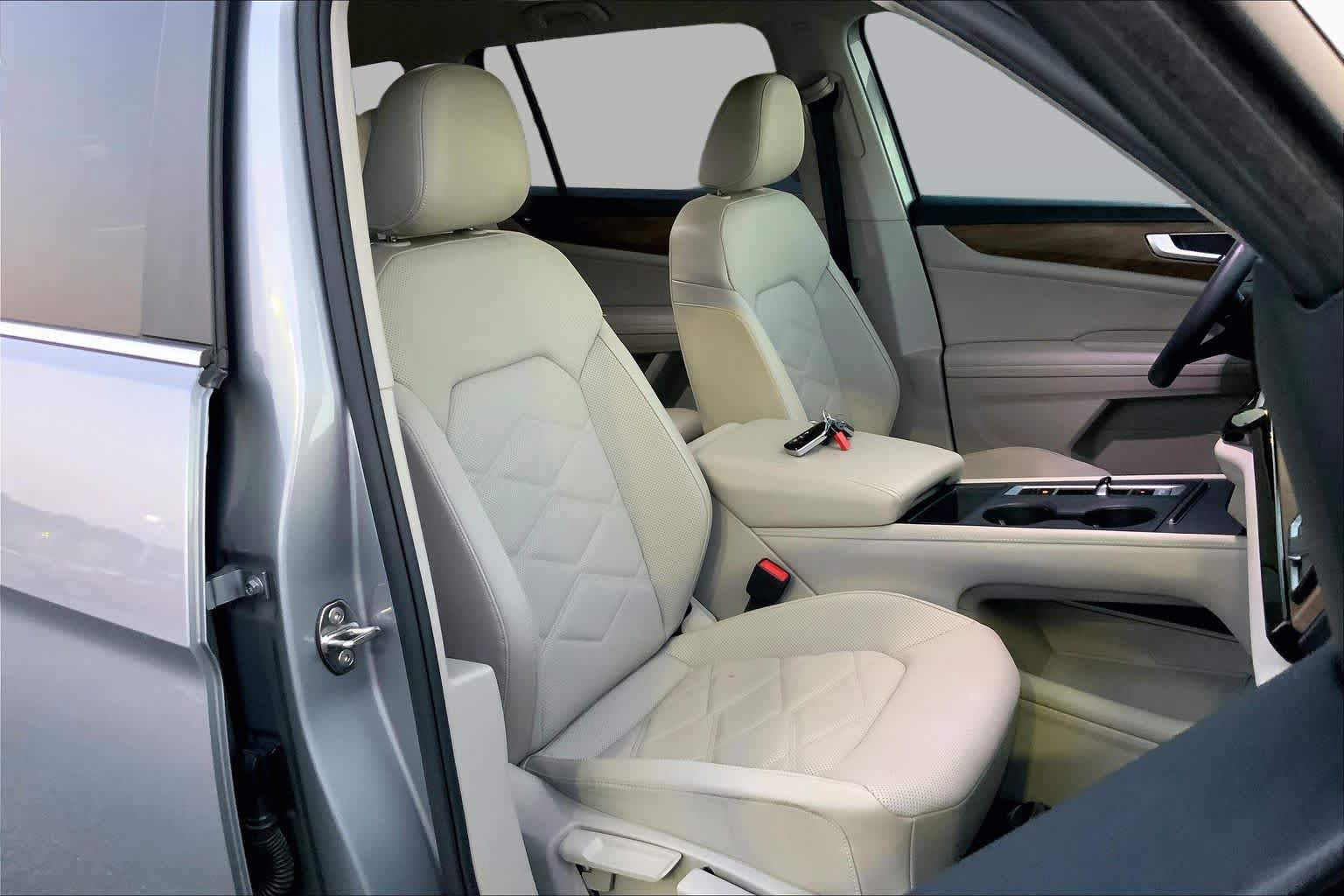Used 2024 Volkswagen Atlas SE FWD image 8