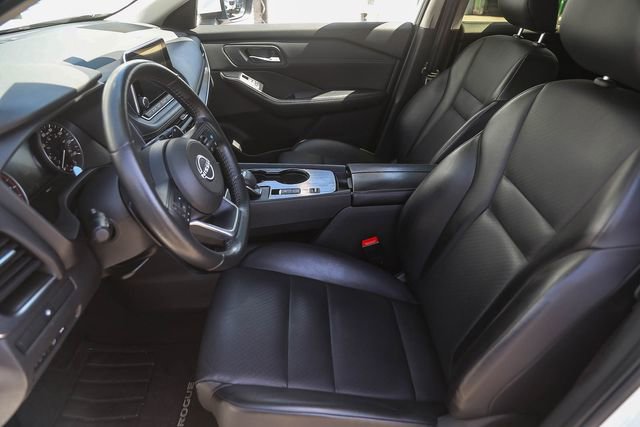 Used 2024 Nissan Rogue SV w/ SV Premium Package image 19