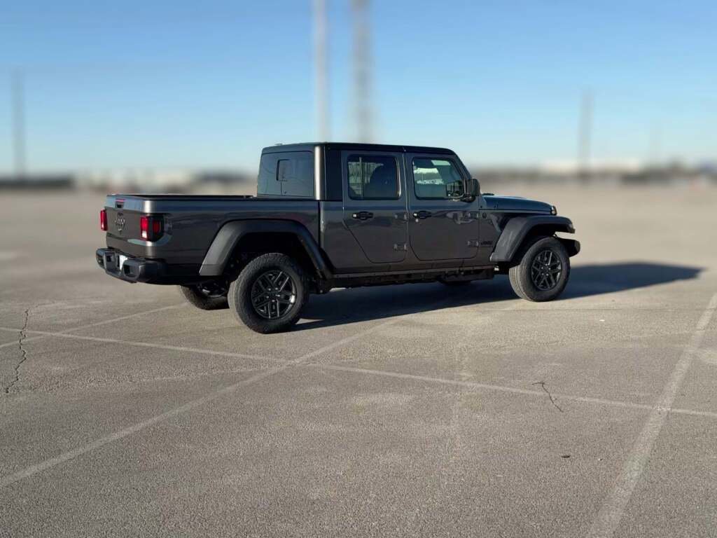 New 2026 Jeep Gladiator Sport image 13